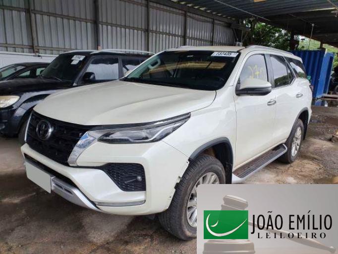 TOYOTA HILUX SW4 21/21