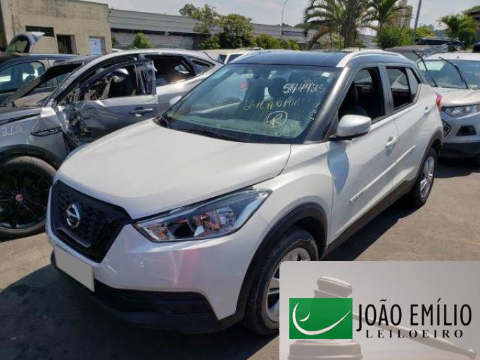 NISSAN KICKS 20/20