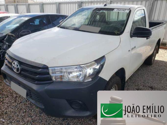 TOYOTA HILUX CS 18/18