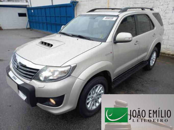 TOYOTA HILUX SW4 13/13
