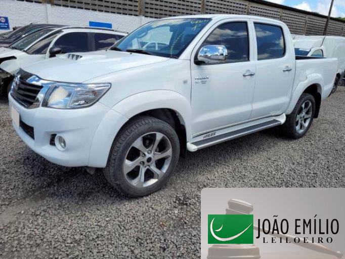 TOYOTA HILUX CD 14/14