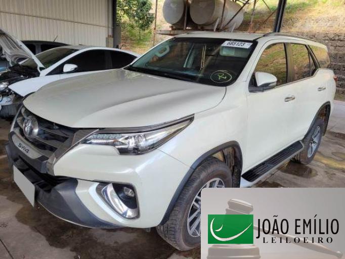 TOYOTA HILUX SW4 16/17